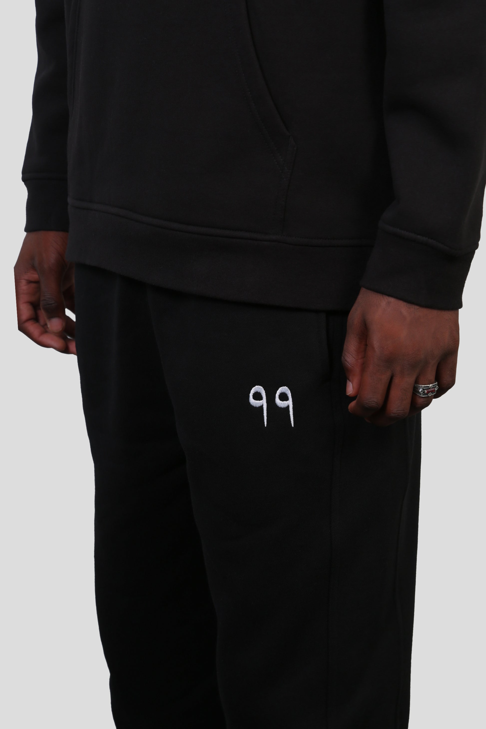 www.ninetyninestudios.de| NINETYNINE JOGGER BLACK| Jogginghose | €49.99 | Revolutionary Islamic Streetwear | 99Studios